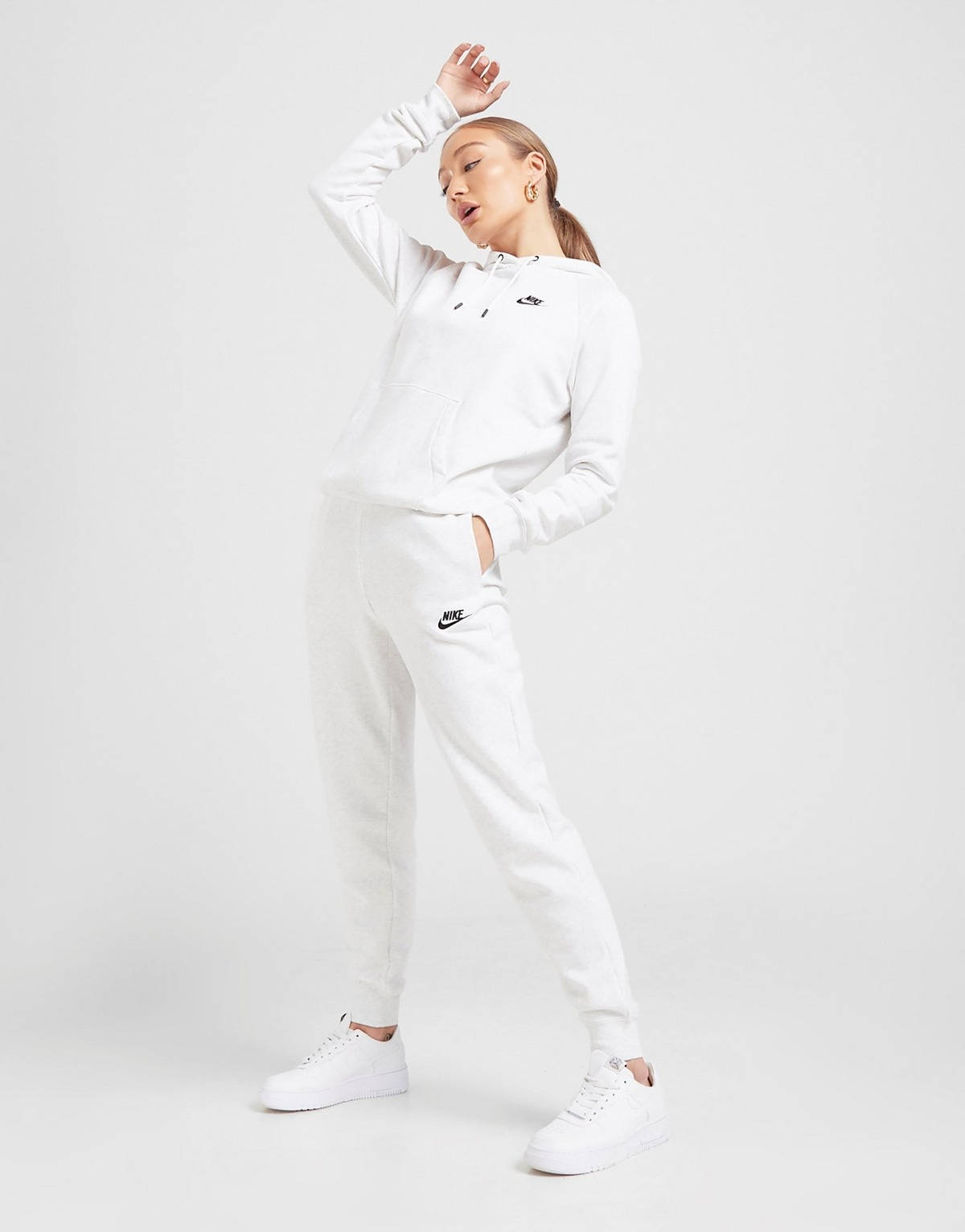 nike sportswear essential overhead hoodie