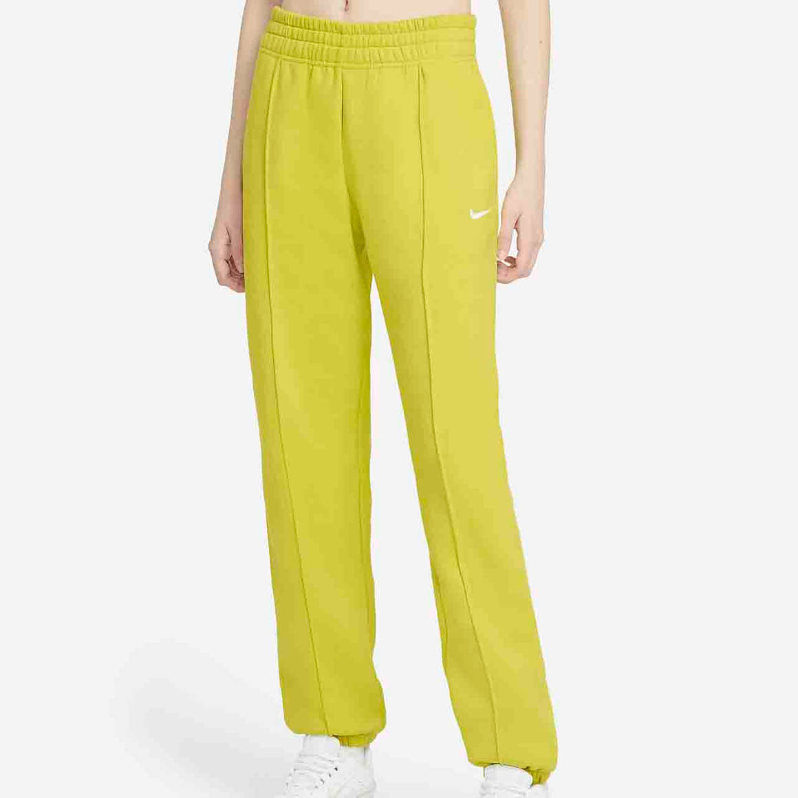 Save An EXTRA 20 The Hottest Clothing Cops In The Nike Sale The