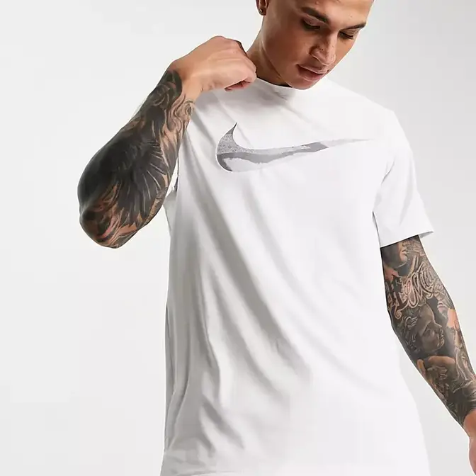 Nike hyper dry training tee best sale