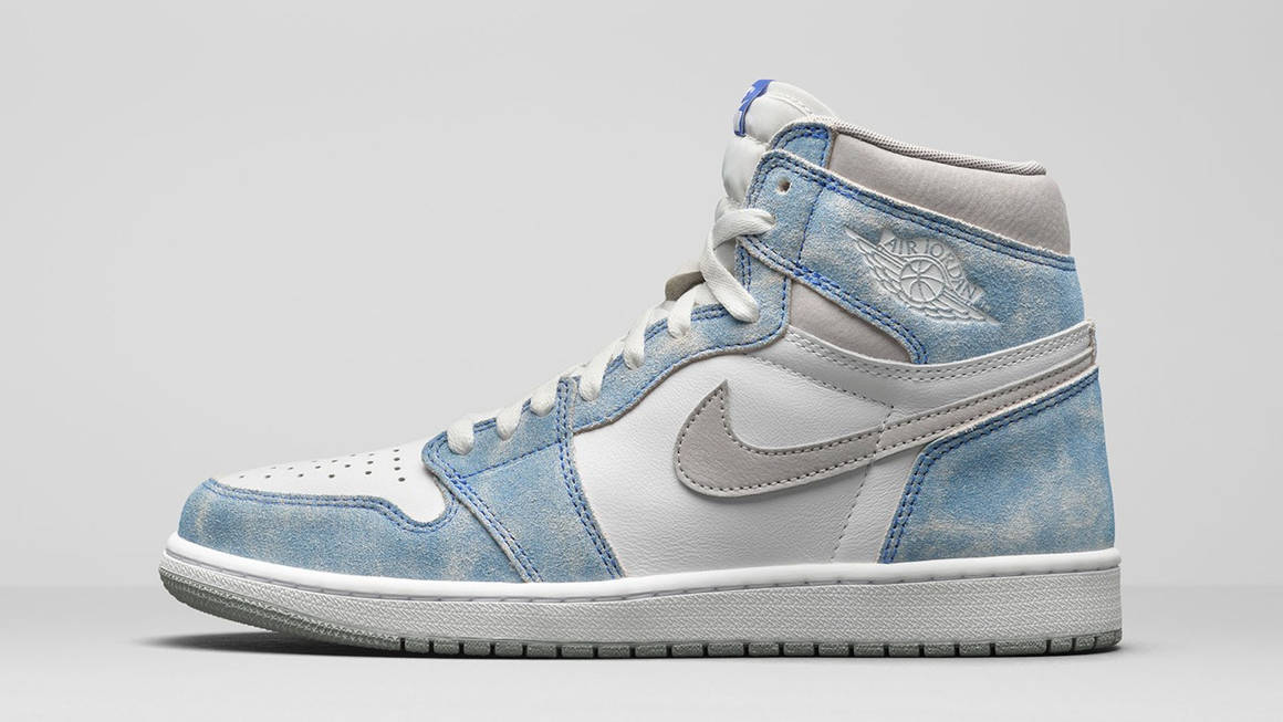 Baby blue clearance retro jordans