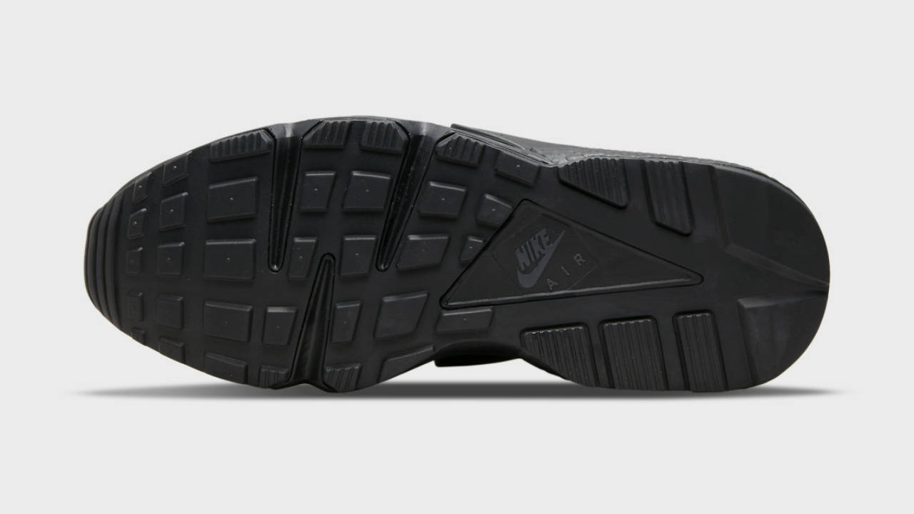 triple black huarache 5