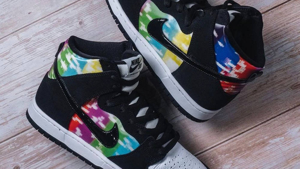 Image via leway_sg Nike SB Dunk High "TV Signal"