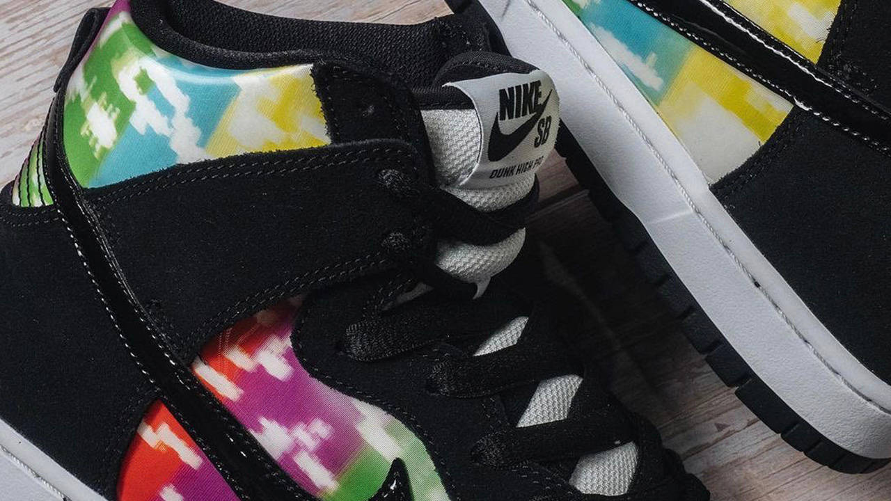 Nike SB Dunk High "TV Signal"