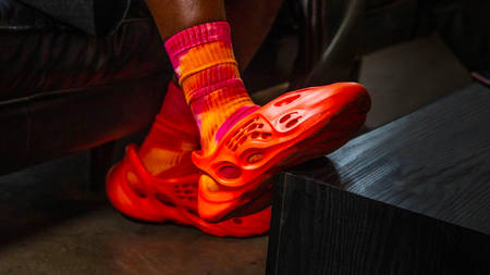 "Red October" Vibes Feature On the Yeezy Foam RNNR "Vermilion" "Red October" Vibes Feature On the Yeezy Foam RNNR "Vermilion"