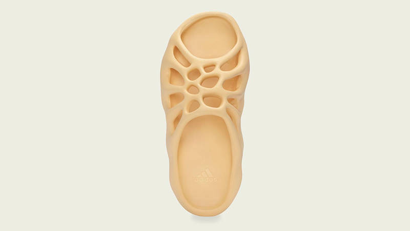 Yeezy 450 Slides Cream GZ9864 Top