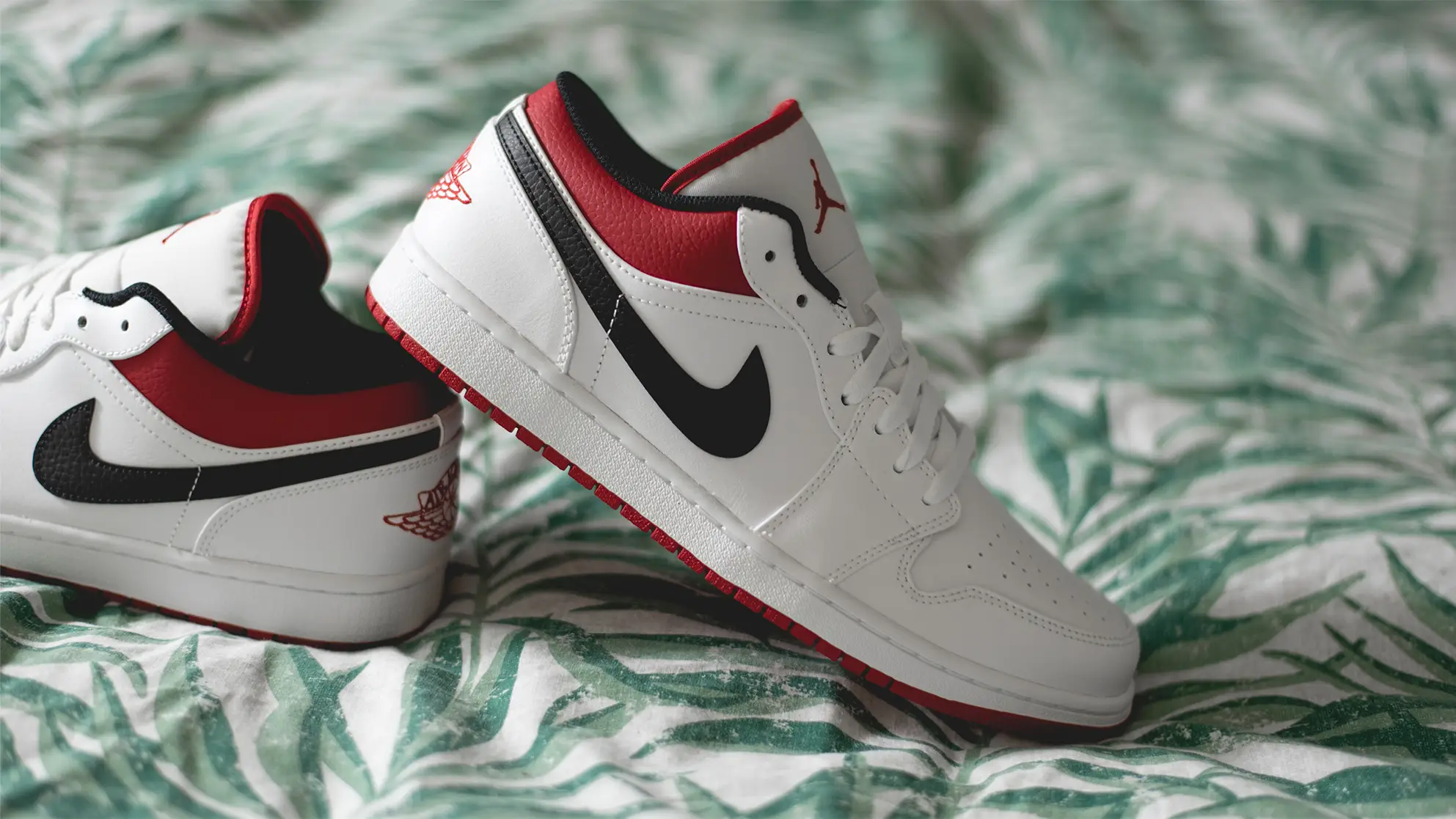 Air jordan 1 hot sale low white red black