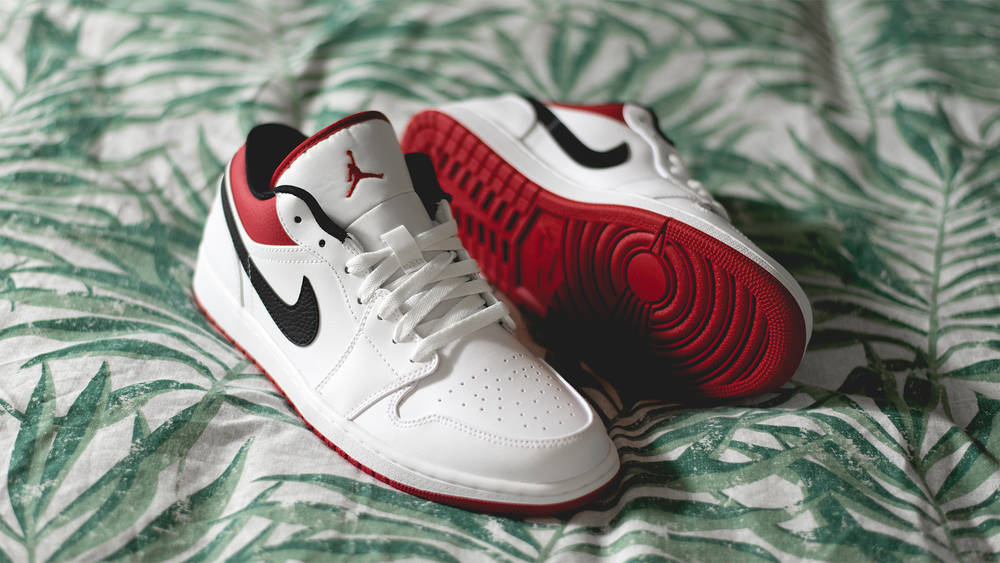 Air Jordan 1 Low White University Red Black