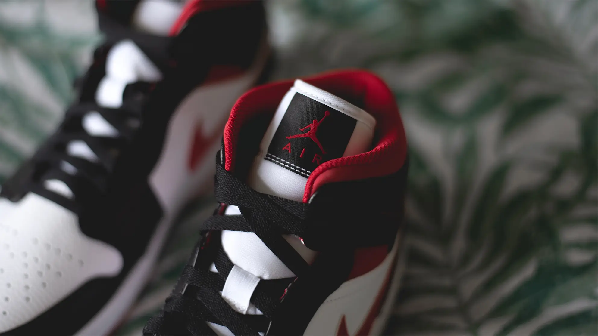 jd 1 mid metallic red