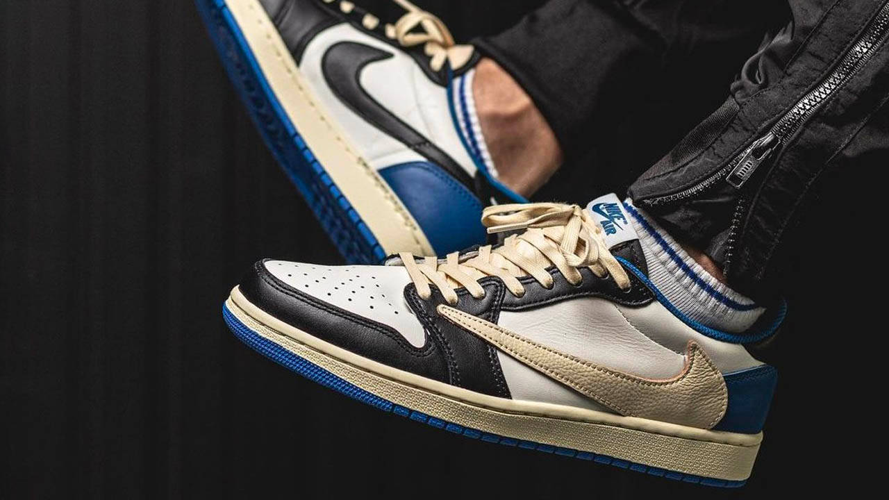 Travis Scott x fragment design x Air Jordan 1 Low