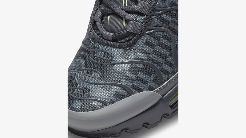 Nike Air Max Plus GS Smoke Grey Lime Glow DM3266-001 Detail