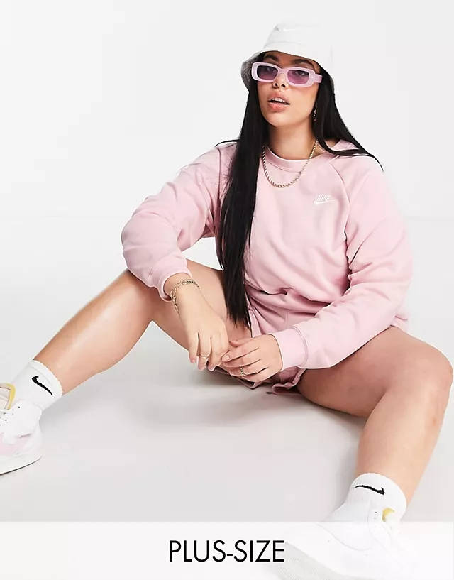 Nike Essential Crew Sweatshirt (Plus Size)