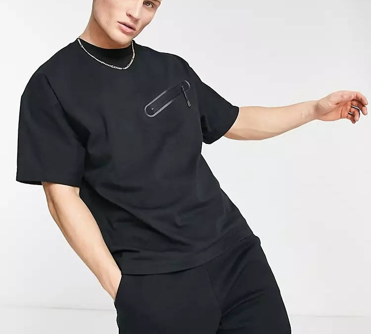 mızrak sürtünme titreyen  Nike Tech Fleece Sweat T-shirt - Black | The Sole Supplier