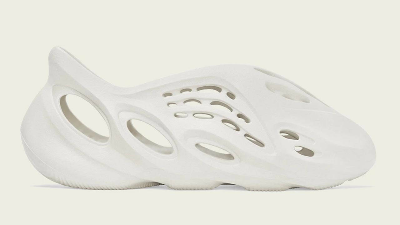 Yeezy Foam RNNR "Sand"