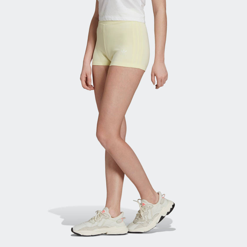 Tennis_Luxe_Booty_Shorts_Yellow_H56462_21_model