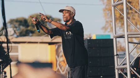 Travis Scott Has Been Spotted Rocking His Upcoming Air Max 1 "Cactus Jack/Baroque Brown" Travis Scott Has Been Spotted Rocking His Upcoming Air Max 1 "Cactus Jack/Baroque Brown"