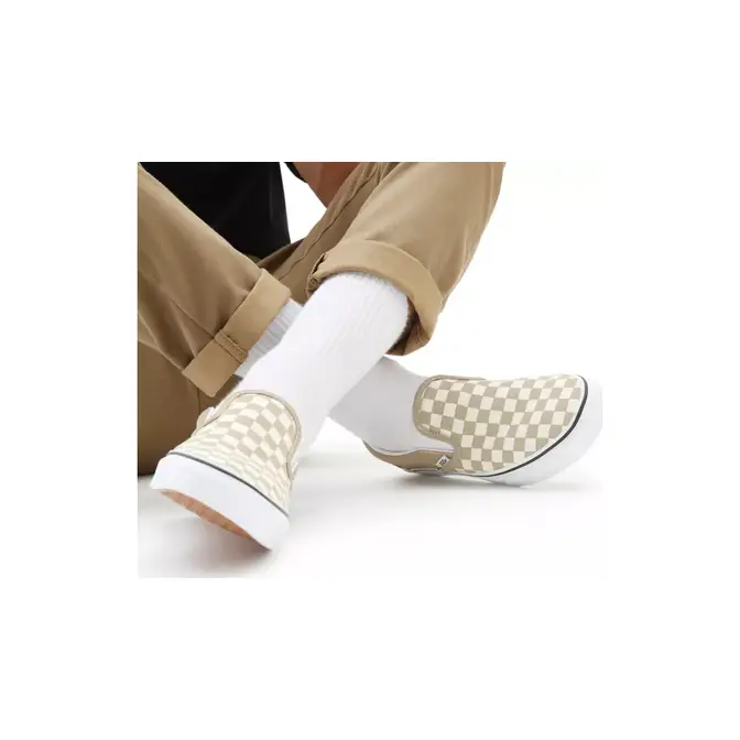 Vans slip on hot sale white outfit