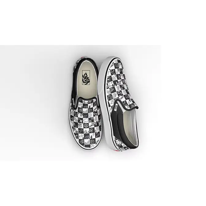 Black and cream checkerboard hot sale vans