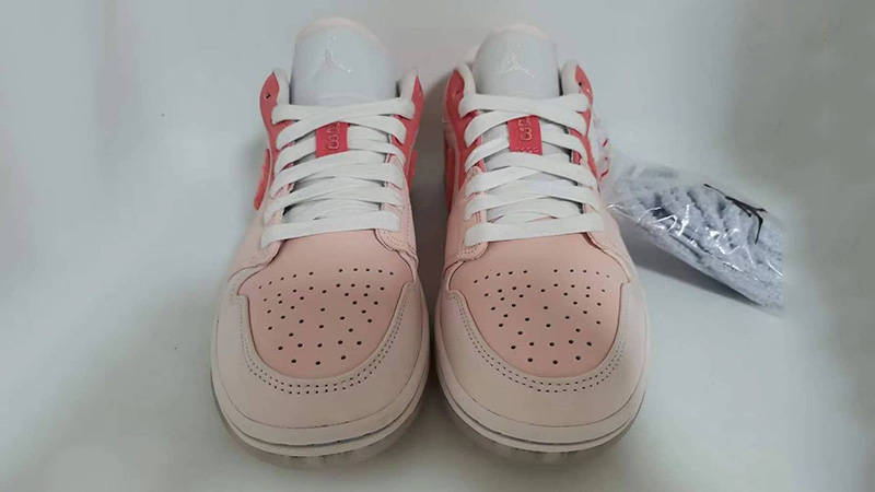 Air Jordan 1 Low Mighty Swooshes middle