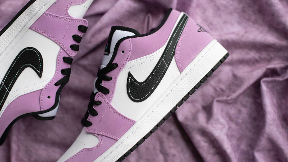 Air Jordan 1 Low SE Violet Shock