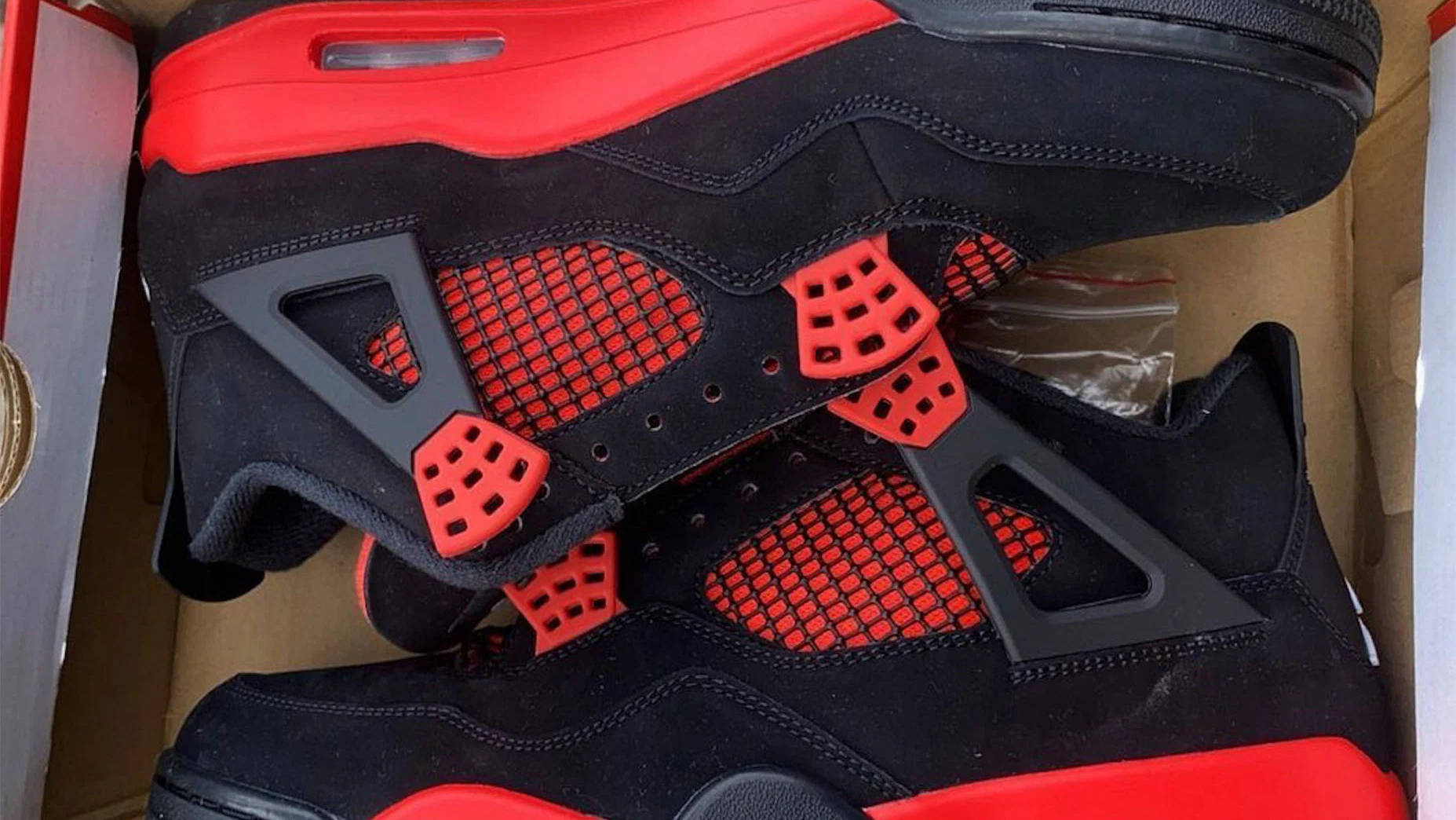 Air Jordan 4 Red Thunder B