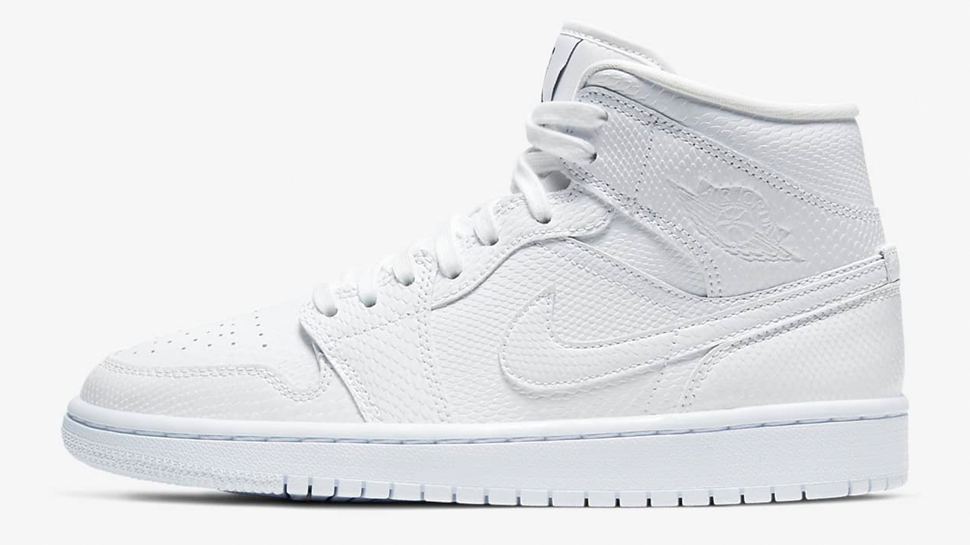 best summer sneakers – Air Jordan 1 mid