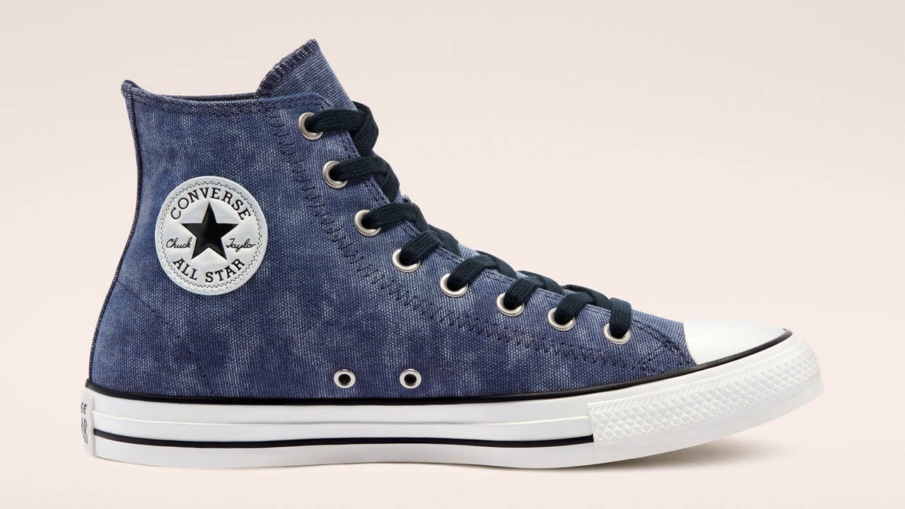 Use This Crazy Code to Take a Whoppinng 40% Off at Converse Right Now!