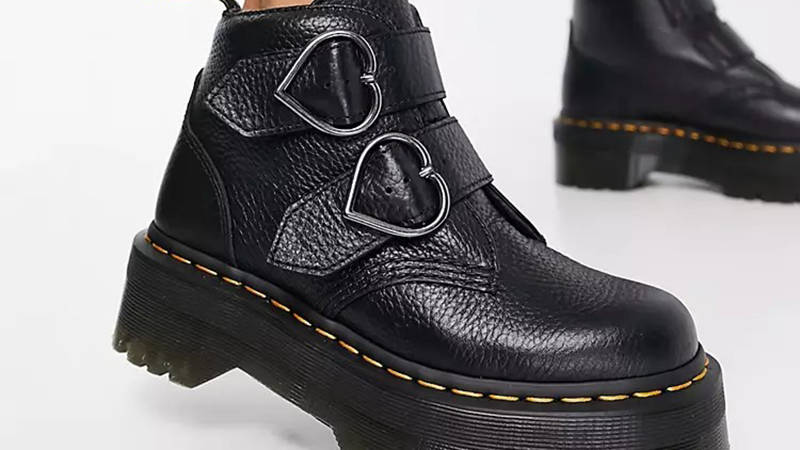 Dr Martens Devon Heart Boots Black