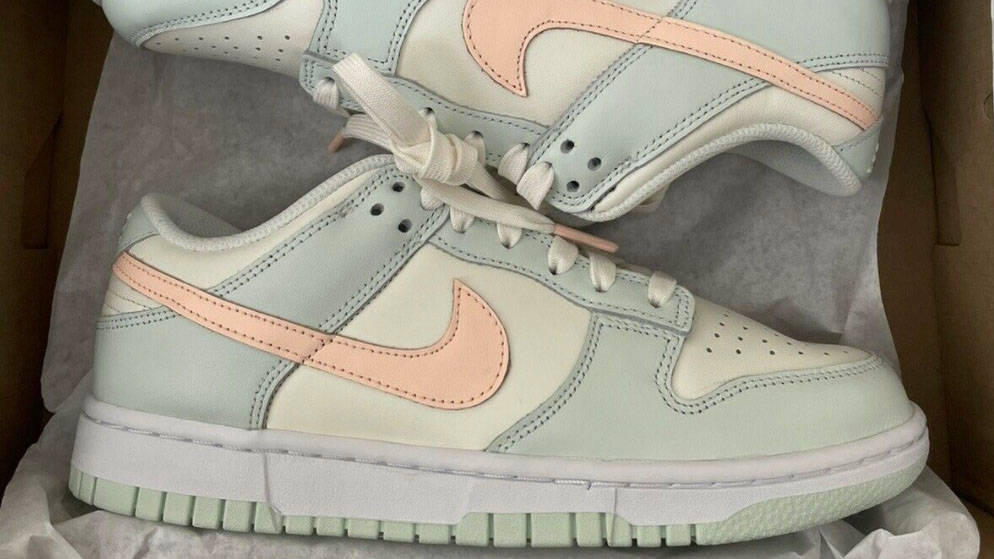 Dunk Low Barely Green