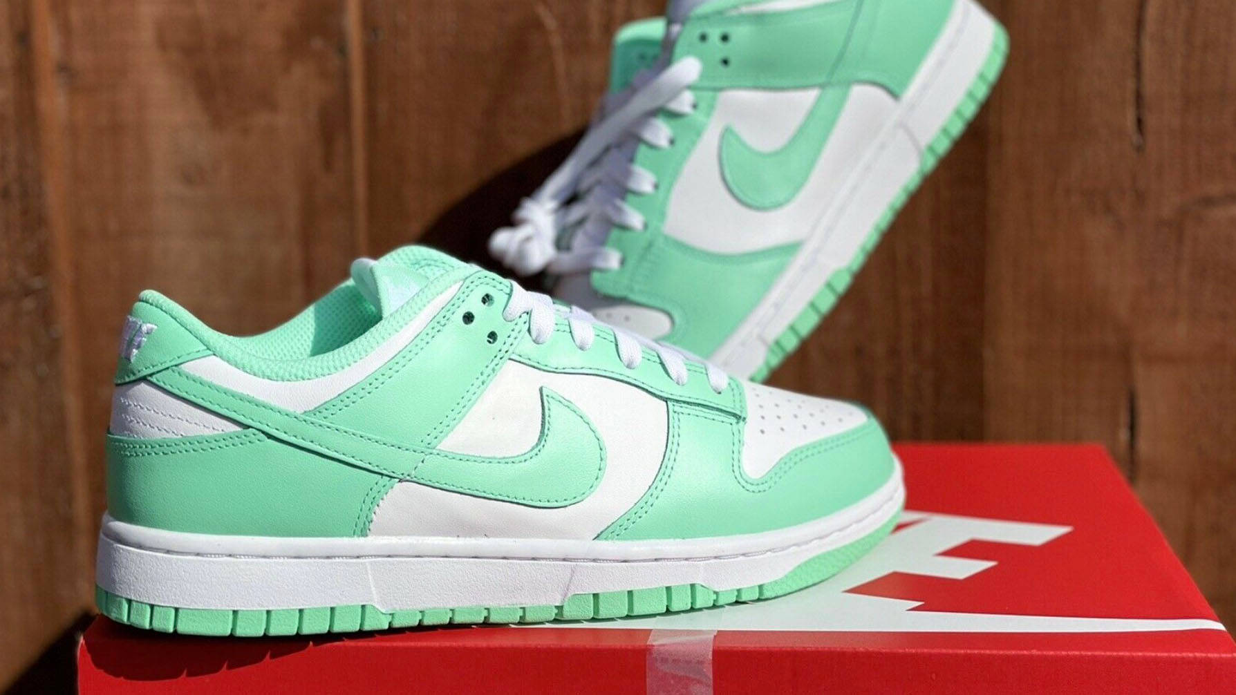 Dunk Low Green Glow