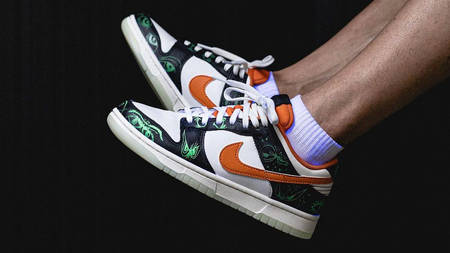 The Nike Dunk Low PRM "Halloween" Glows in the Dark The Nike Dunk Low PRM "Halloween" Glows in the Dark