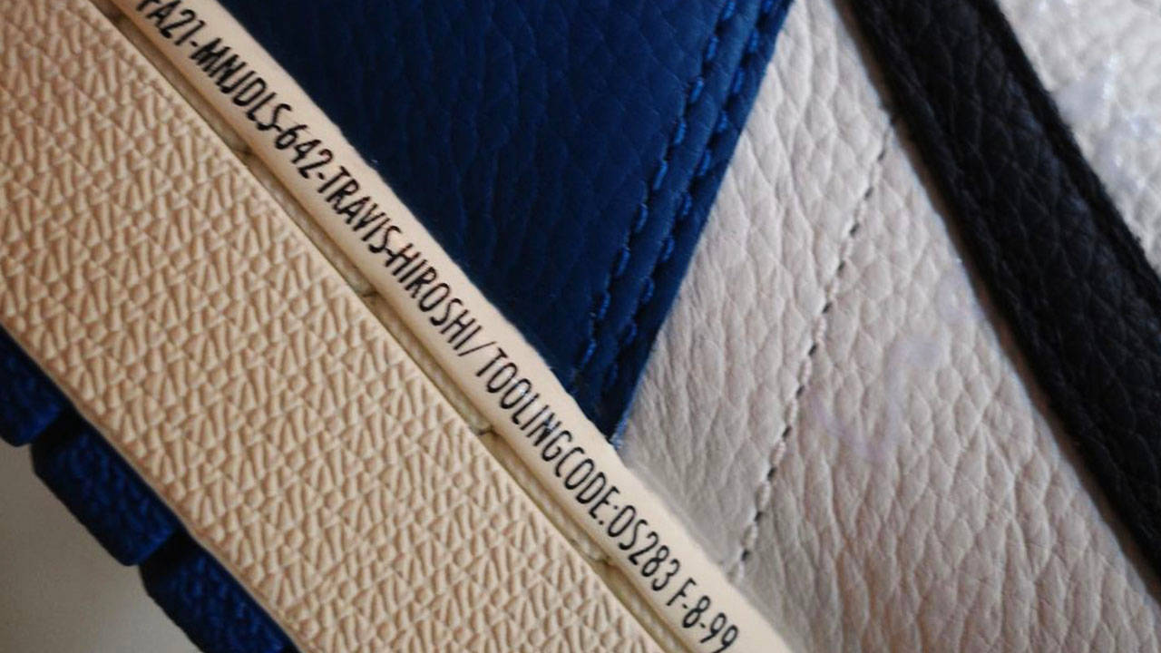 Travis Scott x fragment design x Air Jordan 1