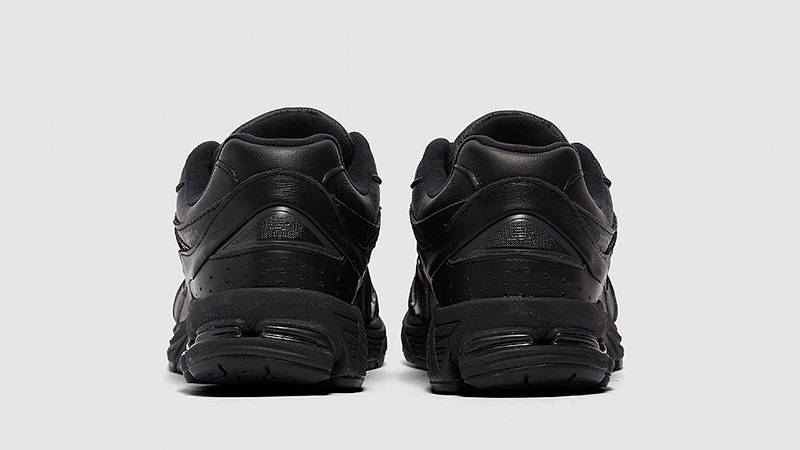 New Balance ML2002 Black back