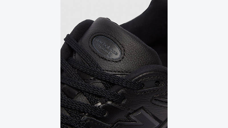 New Balance ML2002 Black tongue