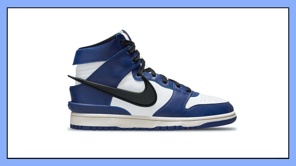 nike dunk ambush with border