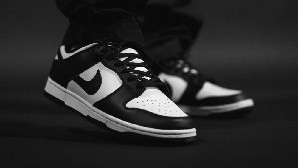 Image via 43einhalb Nike Dunk Low "Black"