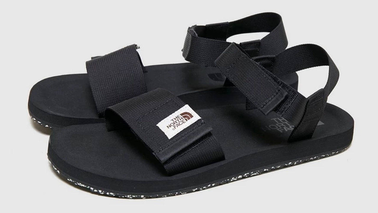 15 Must-Have Crocs & Sandals to Fully Complete Your Summer Rotation