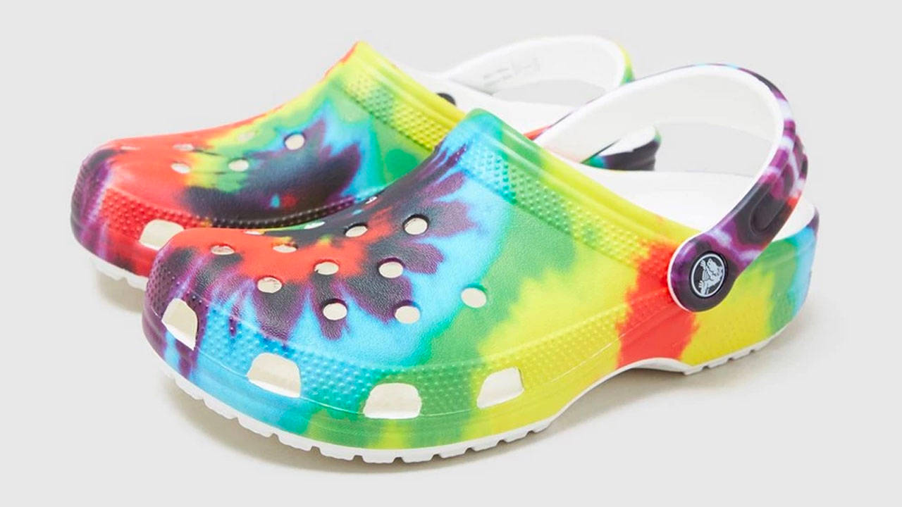 15 Must-Have Crocs & Sandals to Fully Complete Your Summer Rotation