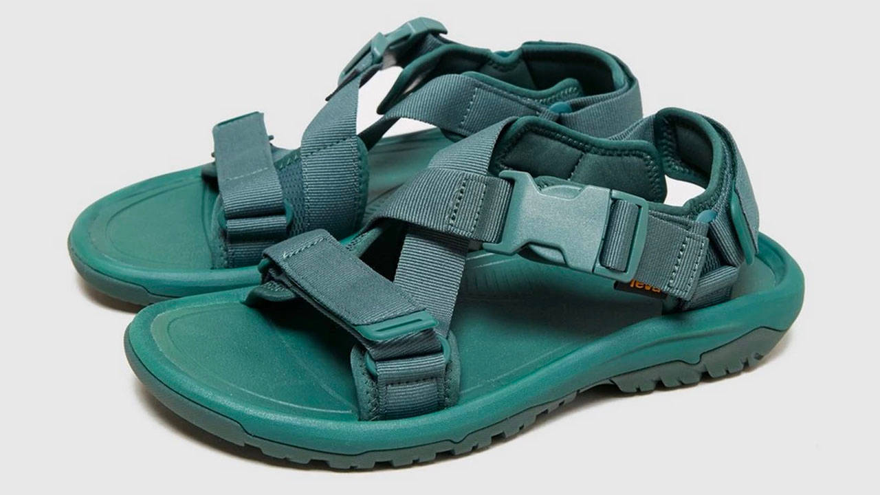 15 Must-Have Crocs & Sandals to Fully Complete Your Summer Rotation