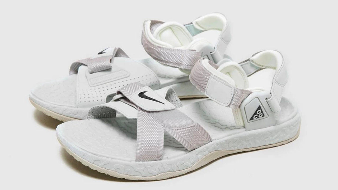 15 Must-Have Crocs & Sandals to Fully Complete Your Summer Rotation