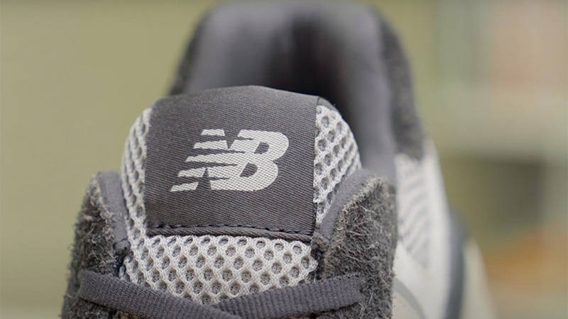 size x New Balance M5740 Grey tongue