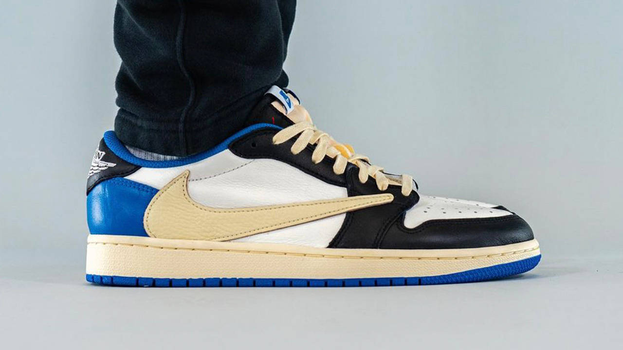 Travis Scott x fragment design x Air Jordan 1 Low