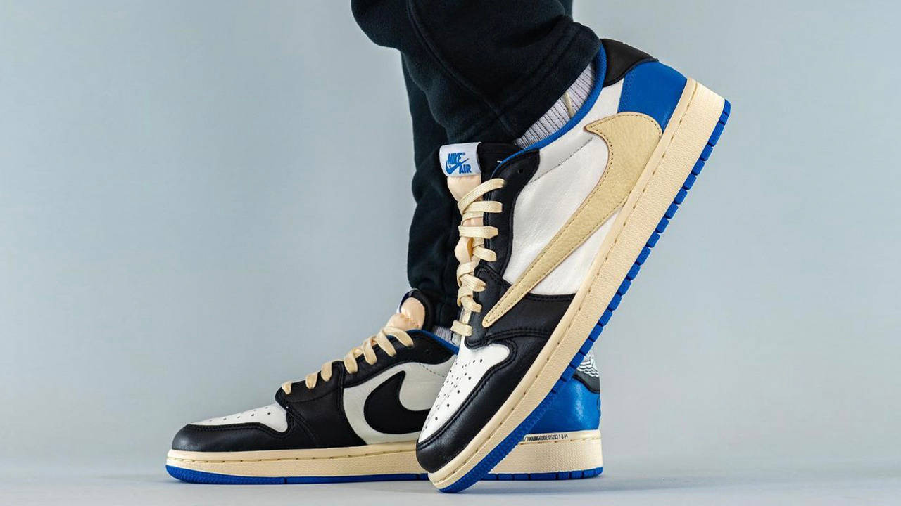 Travis Scott x fragment design x Air Jordan 1 Low