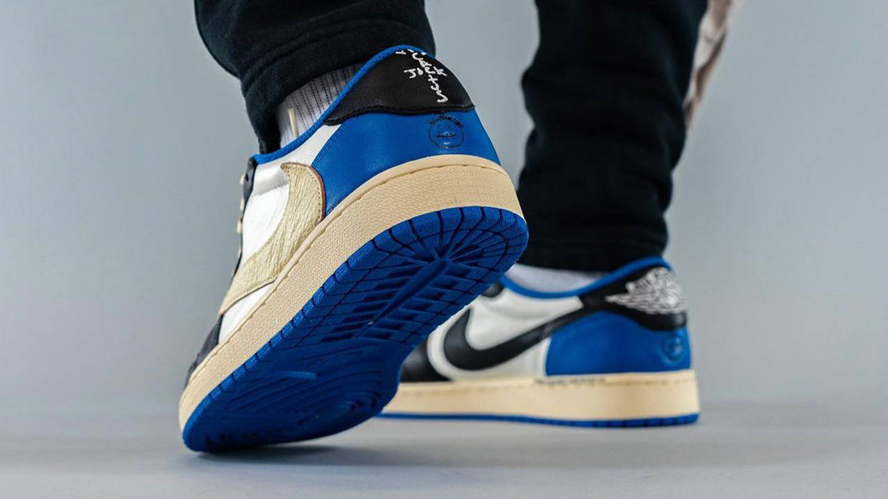 Travis Scott x fragment design x Air Jordan 1 Low