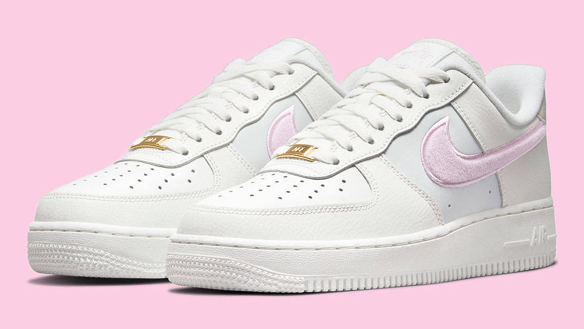 Air Force 1 White Pink Fluffy Swooshes