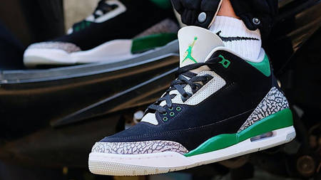 Oregon Ducks Colours Adorn the Air Jordan 3 "Pine Green" Oregon Ducks Colours Adorn the Air Jordan 3 "Pine Green"