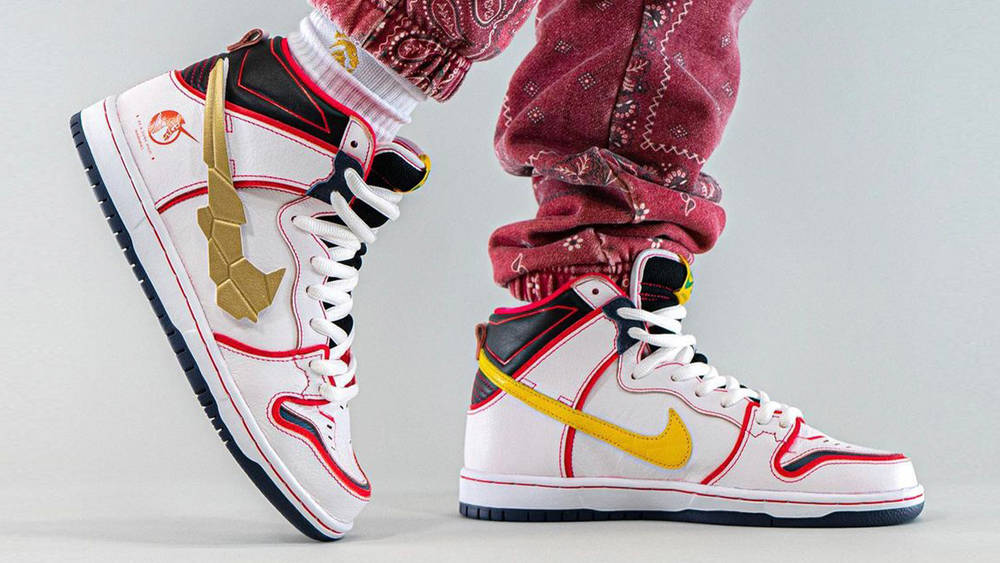 Image via yankeekicks Gundam x Nike SB Dunk High "Project Unicorn"