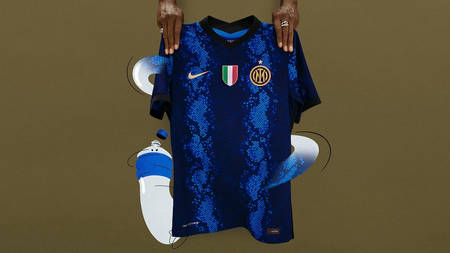 Inter Milan Shed Their Old Skin With This Nike 2021/22 Home Kit Inter Milan Shed Their Old Skin With This Nike 2021/22 Home Kit