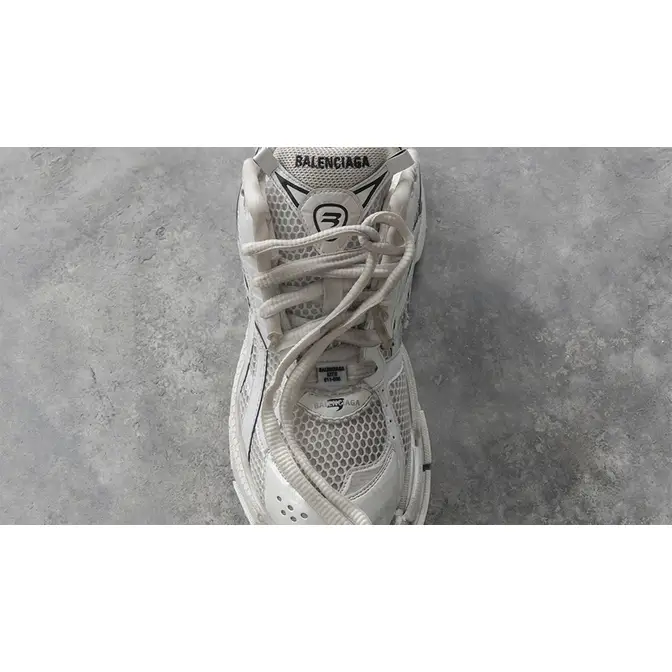 Triple white hot sale balenciaga runners