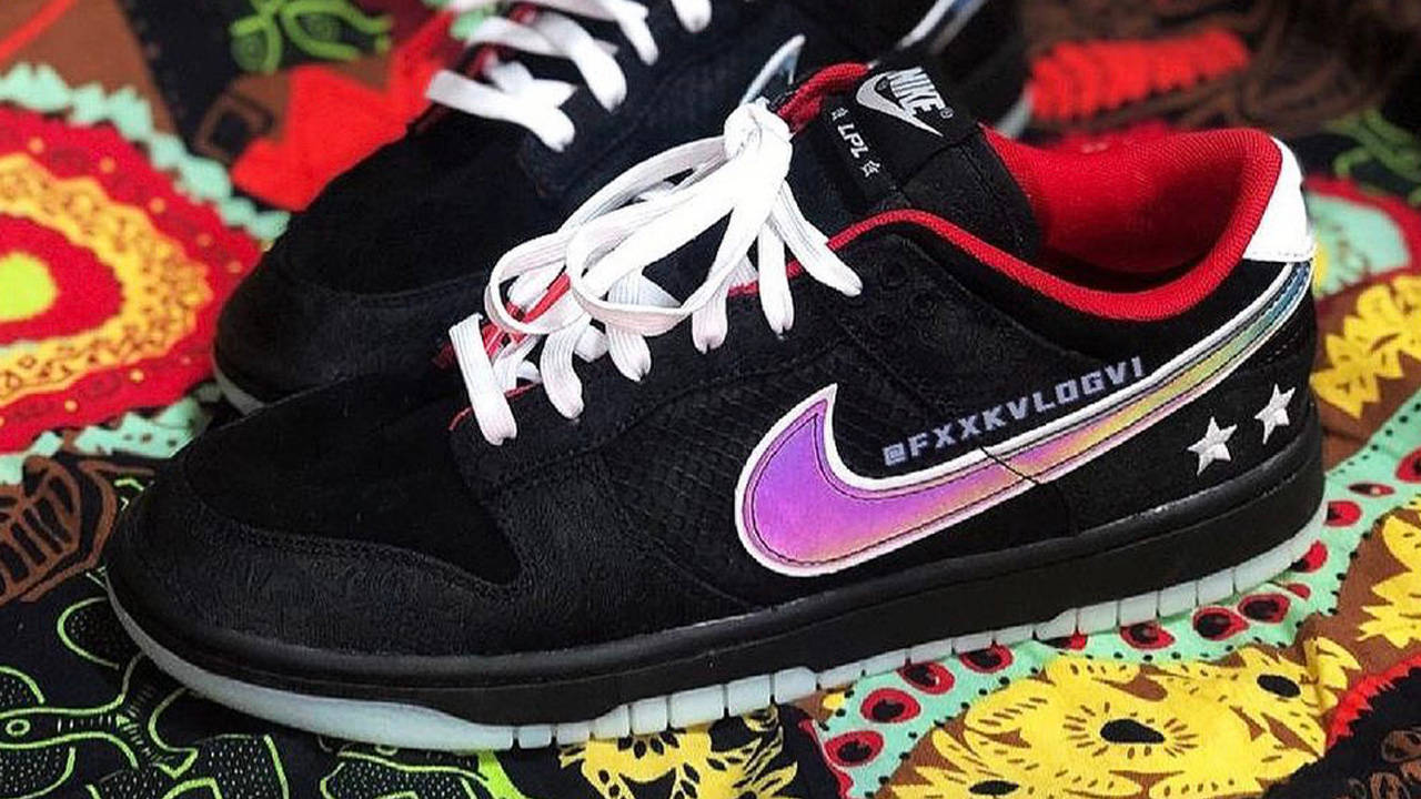 Nike Dunk Low "League Of Legends"