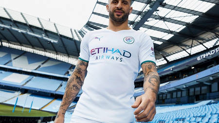 Manchester City x PUMA Stay Drippy With This Aqua-Inspired Away Kit Manchester City x PUMA Stay Drippy With This Aqua-Inspired Away Kit